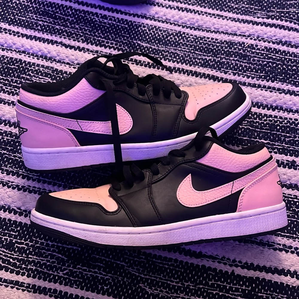 Air Jordan 1 low pink/black